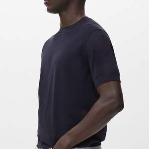 เสื้อยืดคอกลมแขนสั้นผ้าฝ้ายผสมโพลีเอสเตอร์ 100% ทรงหลวม สีดำ สำหรับผู้ชาย เหมาะสำหรับใส่ทุกวัน ระบายอากาศได้ดี - Product Image 5