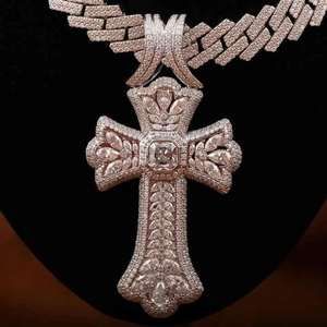 Pendentif croix de luxe serti de diamants moissanite, collier hip-hop en or rose, bijoux religieux haut de gamme - Product Image 3