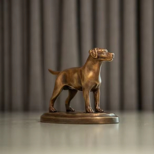 Escultura decorativa de perro en latón, figura artística de animal para decoración de interiores de lujo y elegante centro de mesa - Product Image 1