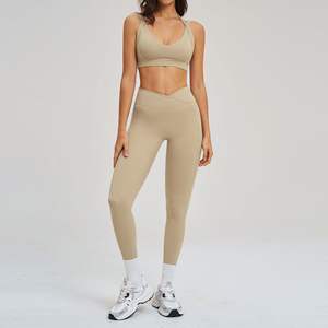 Conjunto de Yoga y Leggings de Compresión Ajustados con Sujetador Deportivo de Cuello en V para Mujer, de Secado Rápido, Ideal para Yoga, Running y Uso Casual - Product Image 5