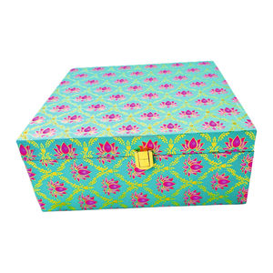 Boîte à bijoux élégante de conception récente en bois massif poli, faite à la main, décorative, fantaisie, carrée, personnalisable, diverses boîtes en bois - Product Image 2