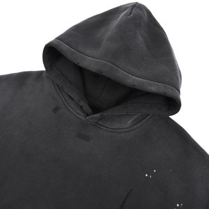 Sudadera con Capucha para Hombre, Negra, Oversize, de Felpa de Algodón, con Efecto Desgastado y Salpicaduras de Pintura, Estilo Urbano, con Logotipo Personalizado - Product Image 3
