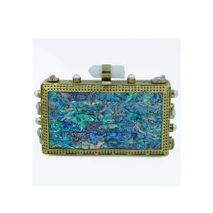 Bolso de mano artesanal de concha de abulón y nácar con marco de latón, bolso de lujo para fiestas, bodas y eventos nocturnos para mujer. - Product Image 1
