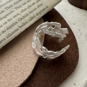 Gem Gem Engagement Children's S925 Sterling Silver Korean Style Niche Design Sense Matte Retro Line Ring Simple Heavy Industry - Product Image 3