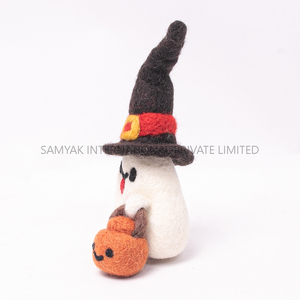 Decoración de Halloween de Fantasma Blanco de Fieltro Hecho a Mano con Sombrero de Bruja y Cubo de Calabazas |   Lindo Peluche Mini - Product Image 2