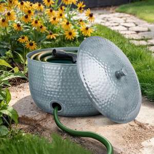 Elegante Recipiente para Guardar Mangueras de Jardín con Relieve Azul Verdoso y Salida Lateral, Organizador Decorativo para Exteriores - Product Image 2