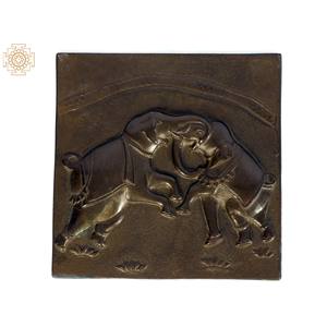 Statue murale en laiton de 7 pouces fabriquée à la main Sculpture de deux éléphants de combat - Product Image 1