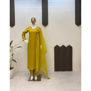 Conjunto de traje de fiesta para mujer de diseñador con bordado y espejo - Product Image 2