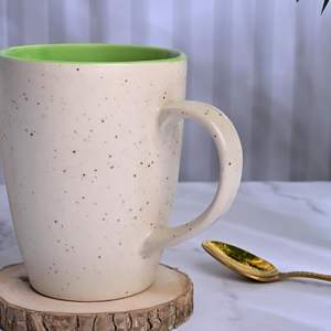 แก้วกาแฟเซรามิกสองสี ทันสมัย หรูหรา ทนทาน พกพาสะดวก ขนาด 350 มล. เป็นมิตรกับสิ่งแวดล้อม สีเบจ-เทา ลายป่า สำหรับสำนักงาน ของขวัญ สีเขียว - Product Image 6