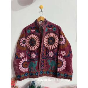 Chaqueta de Terciopelo con Cuello Alto y Bordado Floral, Hecha a Mano, Premium, para Mujer, Manga Larga, Largo Regular, Tejido, Estilo Invernal - Product Image 2