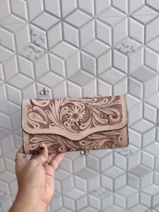 Hot-Selling Carving Hand <b>Tooled</b> Wallet Clutch Phone <b>Case</b> Stylish Handmade Western Leather Floral Wallet for Women's Multi Uses - Product Image 3
