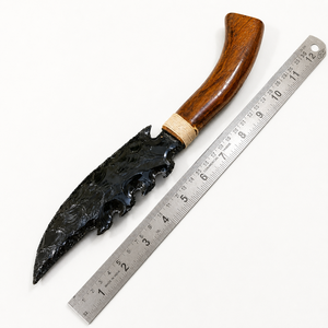 Couteau en obsidienne noire avec manche en bois sculpté, objet d'art de collection - Product Image 4