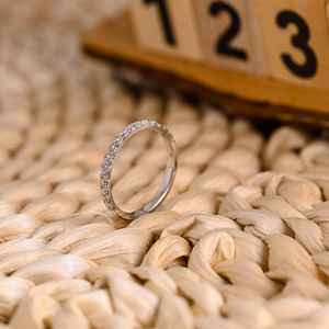 Anillo de Media Eternidad con Diamantes Creados en Laboratorio VS1, Anillo de Boda Personalizado de Oro Blanco de 14K para Mujer, Joyería para Regalo de Fiesta de Compromiso - Product Image 5