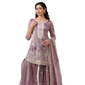 ชุดชาราร่า การาร่า คุรตี ปักลายแบบอินเดียดั้งเดิมสำหรับฤดูหนาว ผ้าจอร์เจตต์ ดีไซน์เนอร์ชาวปากีสถาน รับตัดเย็บตามสั่ง เสื้อผ้าชาติพันธุ์ - Product Image 1