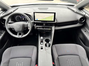 Toyota C-HR 2.0 Hybride Teamplayer Technik Package, SUV compact hybride économique en carburant, fiable, automatique, pour la conduite urbaine, de fabrication japonaise. - Product Image 4