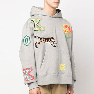 Sweat-shirt à capuche oversize en polyester/coton tricoté pour homme, avec patchwork brodé, design hiver, manches classiques, imprimé numérique sur le devant - Product Image 3