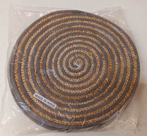 Set de table rond en jute et coton tissé de qualité supérieure pour la cuisine, les dîners et la décoration de fêtes, idéal pour les dessous de plat. - Product Image 4