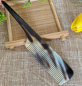 Peine de cuerno natural hecho a mano para el cuidado del cabello suave en el cuero cabelludo y peine antiestático para hombres y mujeres con acabado suave - Product Image 5