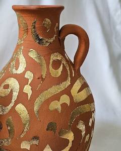 Jarrón Decorativo de Terracota Pintado a Mano de Estilo Vintage con Diseño de Caligrafía Árabe en Hoja de Oro, Exquisito Adorno de Cerámica para el Hogar - Product Image 4