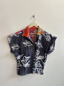 เสื้อแจ็คเก็ตสั้นแบบควิลท์ทำมือหลากหลายแบบ ลายคันธา แบบสองด้าน สไตล์โบโฮ วินเทจ - Product Image 1