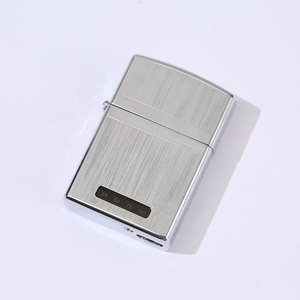 Briquet électronique portable en métal avec design USB Type-C rechargeable pour fumer des cigarettes, barbecue en plein air, usage extérieur - Product Image 3