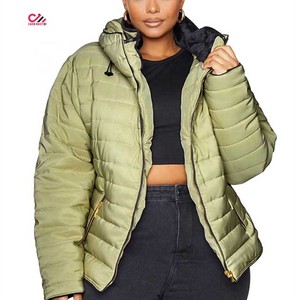 Veste matelassée pour femme, couleur unie, rembourrage en polyester, fermeture éclair, veste d'hiver matelassée, col montant, tissu tissé - Product Image 2