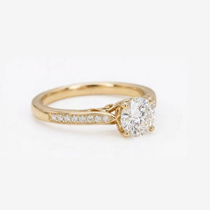 Bague de fiançailles en diamant rond cultivé en laboratoire, style cathédrale vintage, or jaune 14 carats, cadeau d'anniversaire pour partenaire - Product Image 1