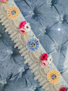 Sublimez votre entrée avec un toran floral suspendu, richement orné de perles et d'élégants accents de perles, idéal pour la décoration de la maison, des fêtes et des mariages. - Product Image 2