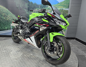 Super Offre 2025 – Ventes Abordables : Nouvelles Motos Kawasaki Ninja 650 KRT Sportives Prêtes à l'Expédition - Product Image 1