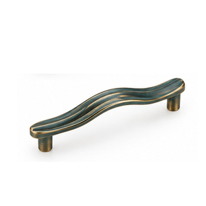 Poignée de meuble en laiton traditionnelle, barre de tirage pour tiroir, quincaillerie de mobilier, design durable - Product Image 1