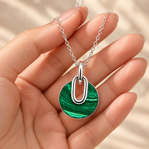 Collier avec pendentif disque en argent sterling 925 et malachite – Bijou avec chaîne en câble et pierre précieuse verte - Product Image 3