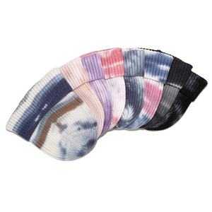 Bonnet chaud 100 % acrylique de haute qualité avec revers, motif tie-dye, lettres de dessin animé et points côtelés, idéal pour l'hiver et la plage - Vente en gros - Product Image 4