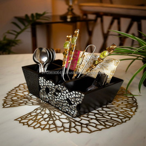 ชุดช้อนส้อมหรูหราทันสมัย รวมถึงช้อนเสิร์ฟและที่ใส่กระดาษทิชชู่ โดย K S Exports ออกแบบมาพิเศษสำหรับงานเลี้ยงที่บ้าน - Product Image 1