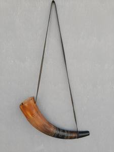 Cuerno Natural Ecológico Pulido para Beber Estilo Vikingo con Soporte de Cuero Feng Shui - Product Image 2