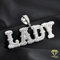 Pendentif en diamant moissanite avec lettres LADY, arrangement de pierres détaillé, style urbain audacieux, accessoire de mode de luxe