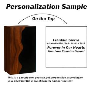 Urne funéraire artisanale en noyer : Urne funéraire moderne en résine noire à motif ondulé pour cendres humaines, taille moyenne 9x5,5 pouces. - Product Image 3