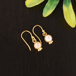 Boucles d'oreilles pendantes élégantes et minimalistes en argent sterling 925 avec nacre naturelle pour femmes - Product Image 2
