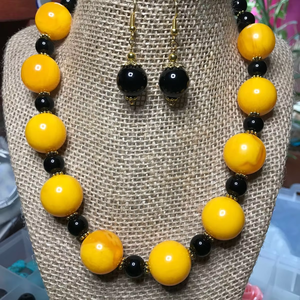 Collar de Resina con Conchas, Color y Tamaño Personalizados, Cuentas Hechas a Mano, Diseño Único y Ecológico - Product Image 6