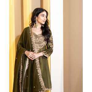 เสื้อท่อนล่างสุดและชุดผู้หญิงมีงานปักตามลำดับ - Product Image 1