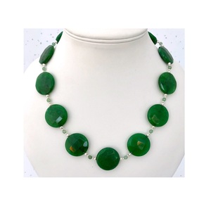 Collar con Colgante de Resina Hecho a Mano APEX ALIGN con Diseño Artístico para Regalo de Mujer - Product Image 3
