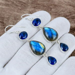 Boucles d'oreilles pendantes en argent sterling 925 massif, serties clos, faites à la main, avec labradorite et saphir, style bohème, pierres précieuses - Product Image 1
