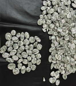 Pierre de jade naturelle en cabochon, prix de gros, cristaux de pierres précieuses en vrac, énergie de guérison des chakras pour la fabrication de bijoux - Product Image 6