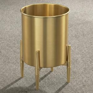 Pot de fleurs rond minimaliste en céramique texturée peinte à la main, avec base en bois amovible, haut de gamme pour bureau - Vente en gros - Product Image 3