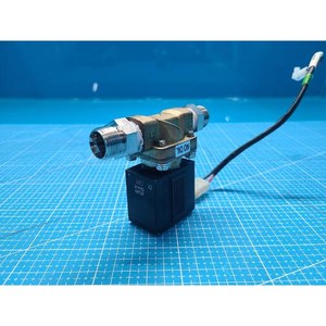 Vanne solénoïde à commande directe SMC VX2260 utilisée comme pièce détachée pour équipement semi-conducteur Legacy - Product Image 2