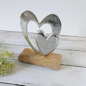 Etiquetage privé personnalisé Ornement multi-cœurs en métal massif Art déco Base en bois rustique pour objets décoratifs pour la maison Saint-Valentin - Product Image 5