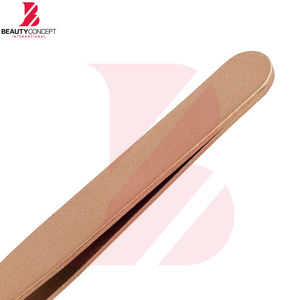 Pinzas para Cejas de Acero Inoxidable con Punta Inclinada de Beauty Concept International, Ligeras y Duraderas para Uso en Casa o Salón de Belleza - Product Image 6