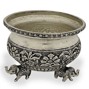 Elefante hecho a mano diseño étnico plateado latón Urli Showpiece decoración decorativa de Metal para mesas de esquina - Product Image 1