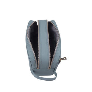 Trousse de toilette vintage personnalisée en toile cirée et cuir pour homme, trousse de rasage et de rangement pour cosmétiques, en vente - Product Image 3