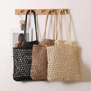 Experimente la máxima comodidad con esta bolsa artesanal de hilo natural diseñada con una correa larga para un fácil transporte al hombro hoy. - Product Image 4