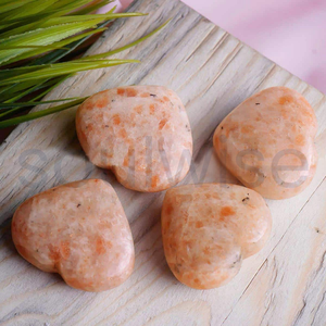 หินซันสโตนรูปหัวใจสำหรับตกแต่ง หินปาล์มขัดเงาธรรมชาติสำหรับเรกิ การทำสมาธิ และตกแต่งบ้าน ขายส่ง - Product Image 2